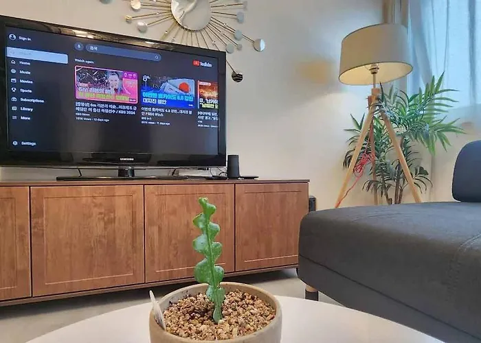 K-4 넓은 공간,3br,4층,엘리베이터 No,홍대, 신촌,루프탑 K4 Seoul