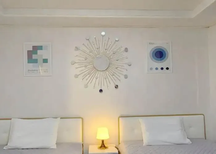 K-4 넓은 공간,3br,4층,엘리베이터 No,홍대, 신촌,루프탑 K4