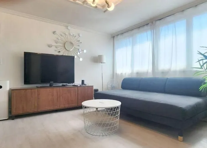 K-4 넓은 공간,3br,4층,엘리베이터 No,홍대, 신촌,루프탑 K4 * Seoul